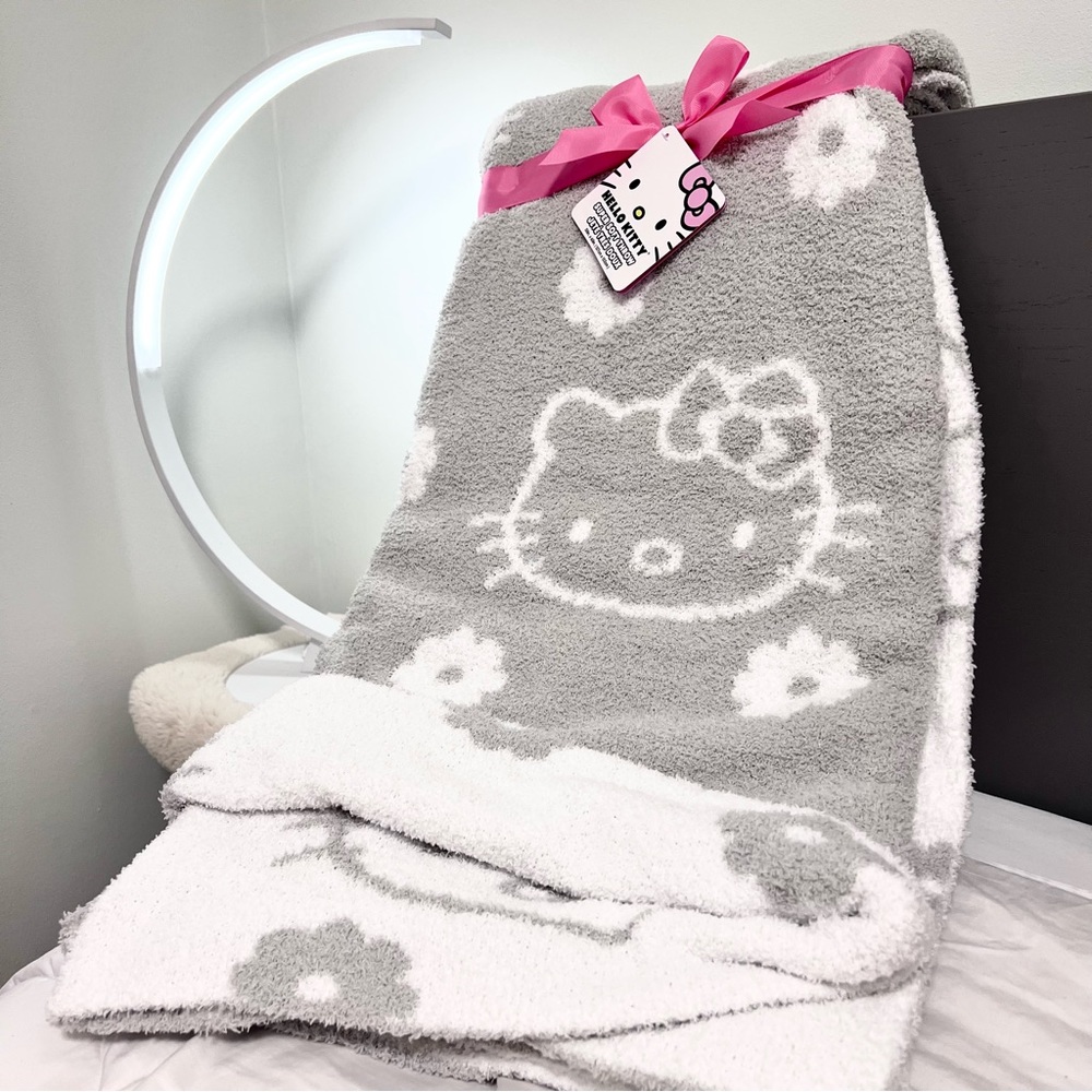 Hello Kitty Grey Blanket
